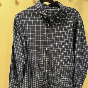 Croft & Barrow. Men's Navy Plaid Button-Down Shirt. Medium